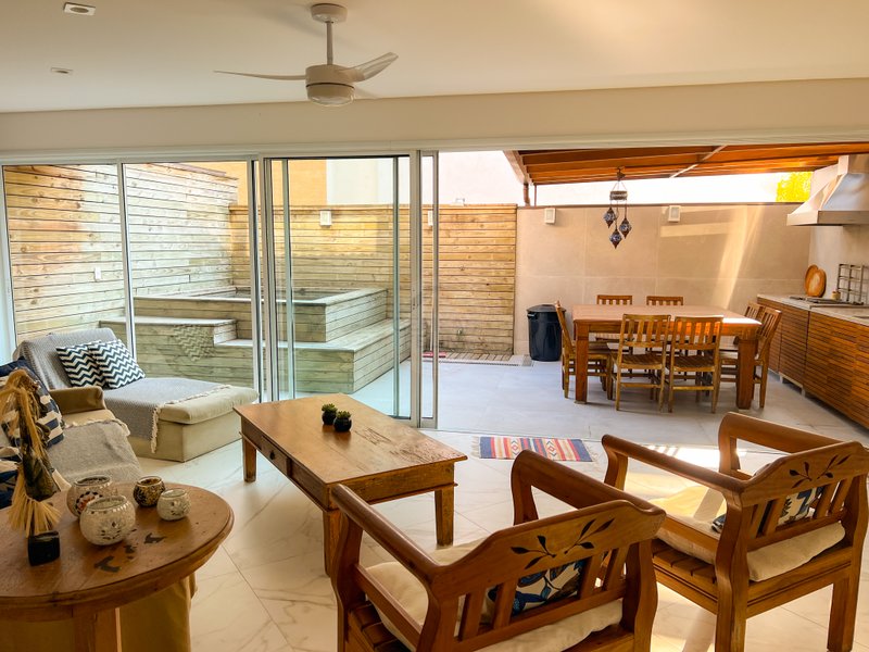 Casa aconchegante em Condomínio na Praia de Juquehy - À VENDA - São Sebastião - 