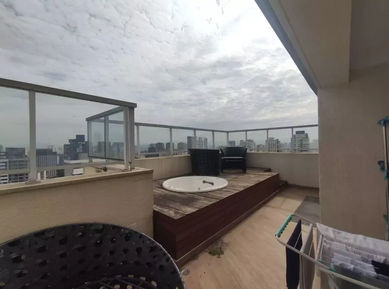 ALUGO OU VENDO COBERTURA – 140M2 – VISTA LIVRE – 3 VAGAS – 2 DORMITÓRIOS Rua Doutor Homem de Melo São Paulo - 