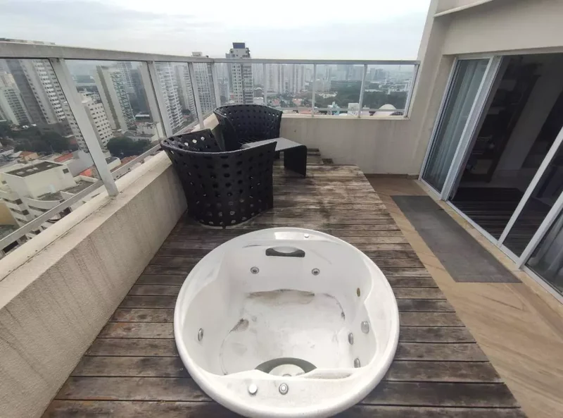 ALUGO OU VENDO COBERTURA – 140M2 – VISTA LIVRE – 3 VAGAS – 2 DORMITÓRIOS Rua Doutor Homem de Melo São Paulo - 