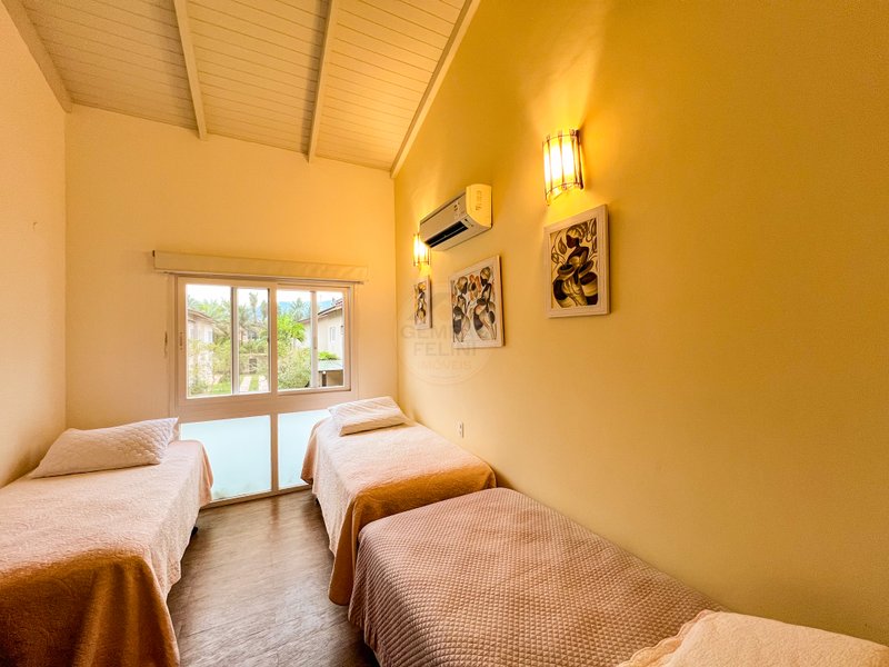 Casa em Condomínio na Praia de Juquehy - LOCAÇÃO ANUAL - São Sebastião - 