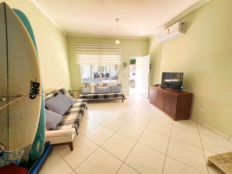 Casa em Condomínio na Praia de Juquehy - LOCAÇÃO ANUAL - São Sebastião - 