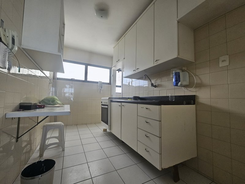 APARTAMENTO VISTA MAR 2 SUÍTES DEPENDÊNCIA COMPLETA 2 GARAGENS À VENDA NA GRAÇA! Rua Humberto de Campos Salvador - 