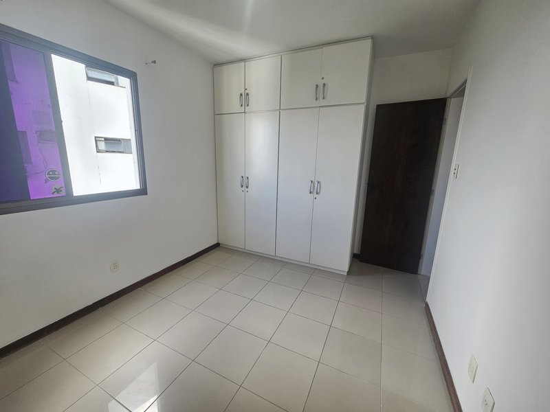 APARTAMENTO VISTA MAR 2 SUÍTES DEPENDÊNCIA COMPLETA 2 GARAGENS À VENDA NA GRAÇA! Rua Humberto de Campos Salvador - 
