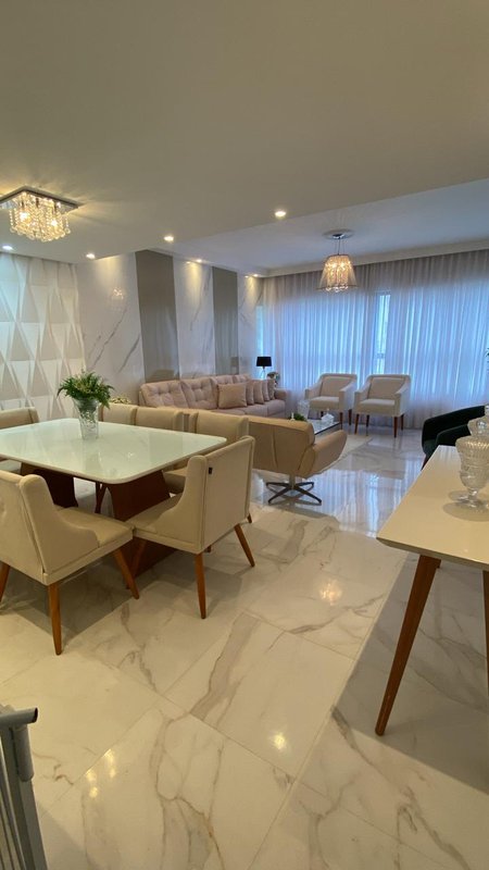 APARTAMENTO NASCENTE 4 QUARTOS SUÍTE VARANDA DEPENDÊNCIA 2 GARAGENS À VENDA NA BARRA! Rua Florianópolis Salvador - 