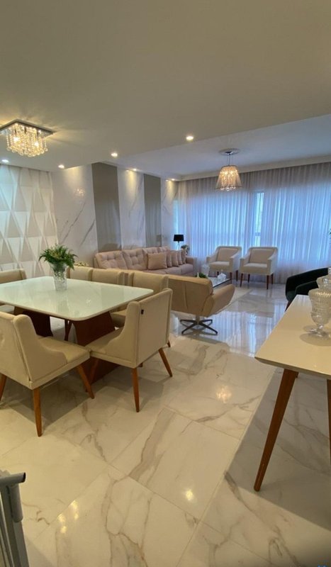 APARTAMENTO NASCENTE 4 QUARTOS SUÍTE VARANDA DEPENDÊNCIA 2 GARAGENS À VENDA NA BARRA! Rua Florianópolis Salvador - 