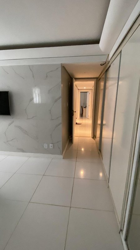 APARTAMENTO NASCENTE 4 QUARTOS SUÍTE VARANDA DEPENDÊNCIA 2 GARAGENS À VENDA NA BARRA! Rua Florianópolis Salvador - 