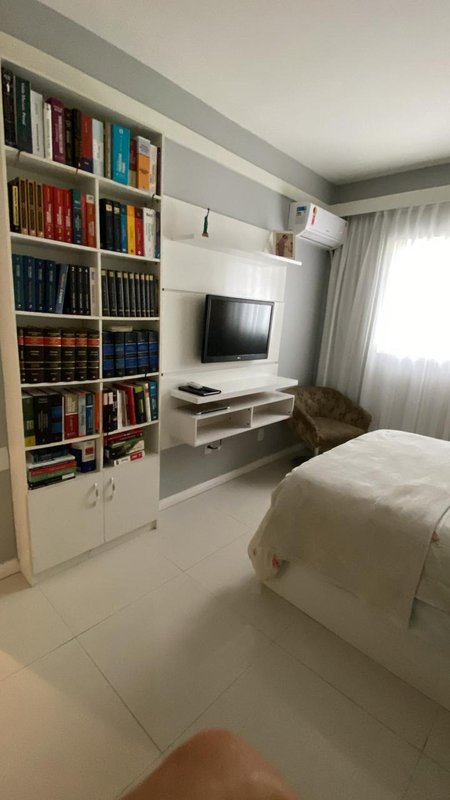 APARTAMENTO NASCENTE 4 QUARTOS SUÍTE VARANDA DEPENDÊNCIA 2 GARAGENS À VENDA NA BARRA! Rua Florianópolis Salvador - 