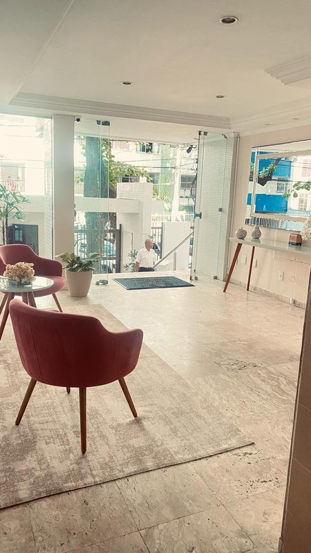 APARTAMENTO NASCENTE 4 QUARTOS SUÍTE VARANDA DEPENDÊNCIA 2 GARAGENS À VENDA NA BARRA! Rua Florianópolis Salvador - 