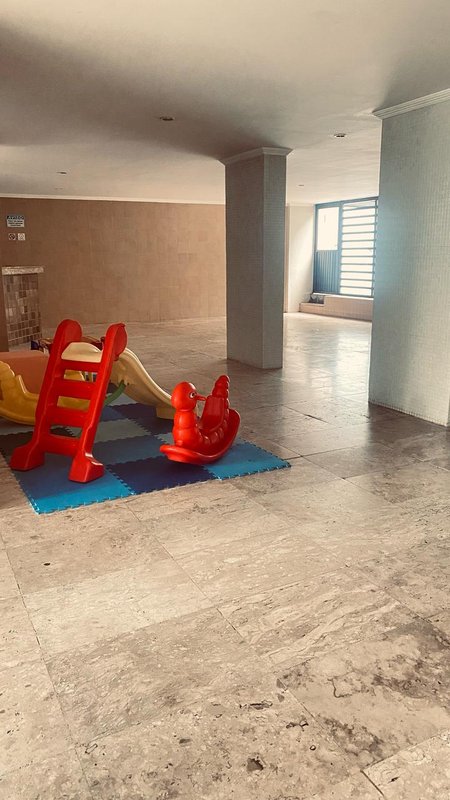 APARTAMENTO NASCENTE 4 QUARTOS SUÍTE VARANDA DEPENDÊNCIA 2 GARAGENS À VENDA NA BARRA! Rua Florianópolis Salvador - 