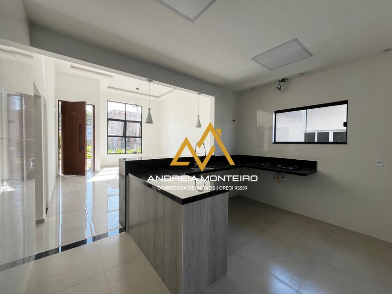 Casa em Condomínio com 3 Quartos, à venda por R$ 910.000 - Cajueiros (Itaipuaçu) - Maricá - Maricá - 