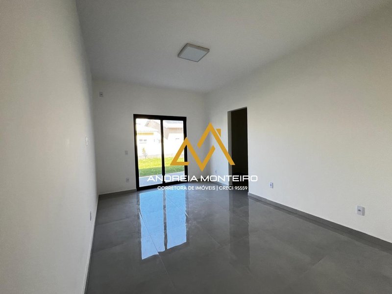 Casa em Condomínio com 3 Quartos, à venda por R$ 910.000 - Cajueiros (Itaipuaçu) - Maricá - Maricá - 