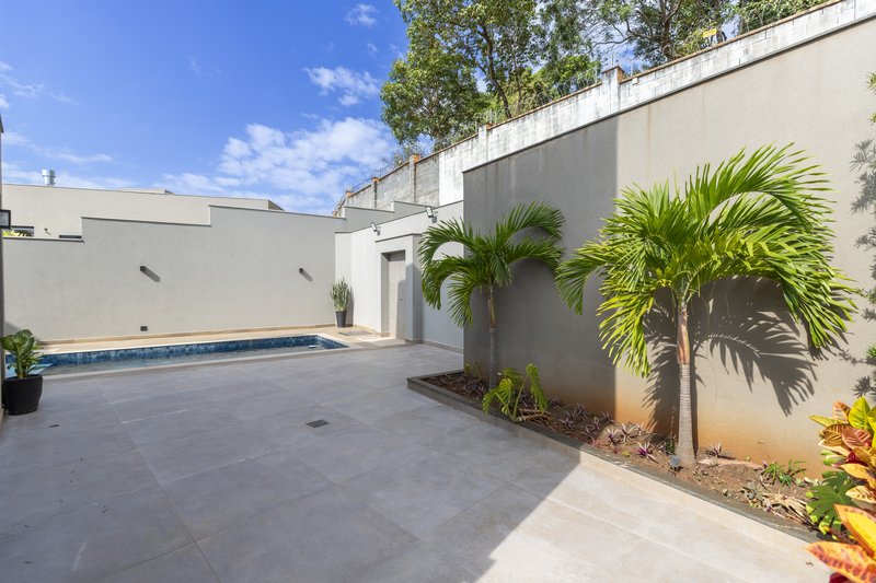Casa à Venda Condomínio Alphaville III - Ribeirão Preto/SP Rua Luiz Zaccaro Netto Ribeirão Preto - 
