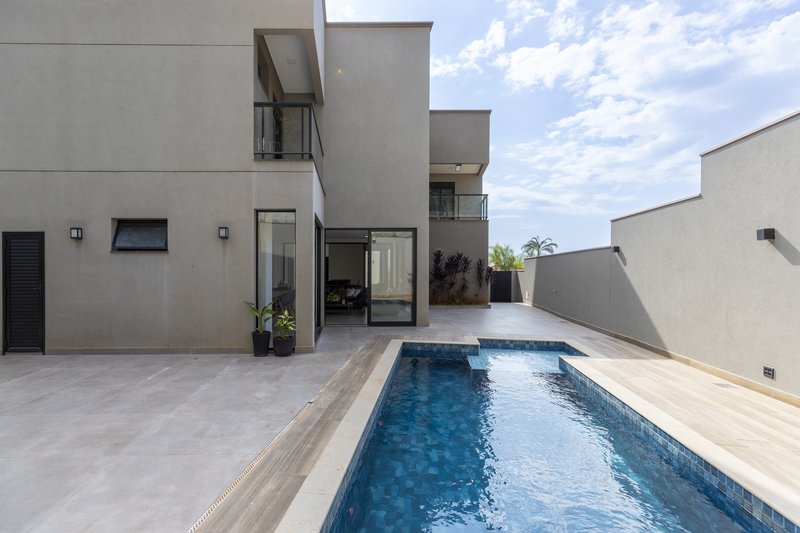 Casa à Venda Condomínio Alphaville III - Ribeirão Preto/SP Rua Luiz Zaccaro Netto Ribeirão Preto - 