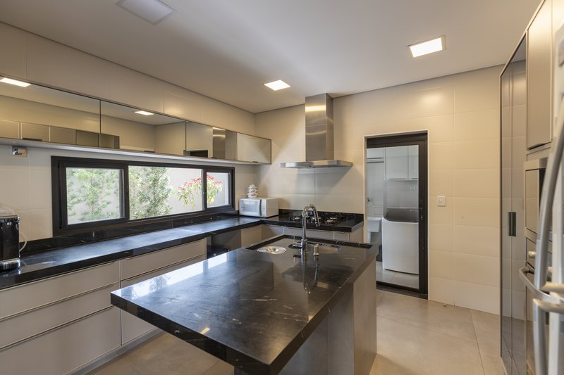 Casa à Venda Condomínio Alphaville III - Ribeirão Preto/SP Rua Luiz Zaccaro Netto Ribeirão Preto - 