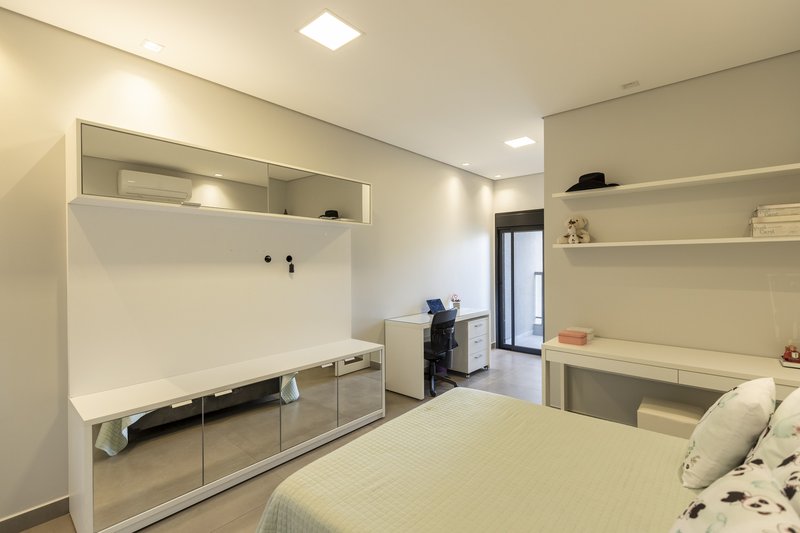 Casa à Venda Condomínio Alphaville III - Ribeirão Preto/SP Rua Luiz Zaccaro Netto Ribeirão Preto - 