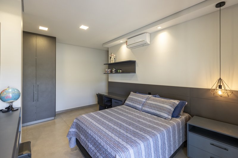 Casa à Venda Condomínio Alphaville III - Ribeirão Preto/SP Rua Luiz Zaccaro Netto Ribeirão Preto - 