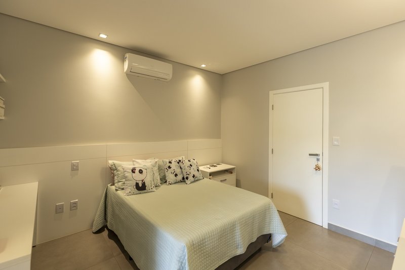 Casa à Venda Condomínio Alphaville III - Ribeirão Preto/SP Rua Luiz Zaccaro Netto Ribeirão Preto - 