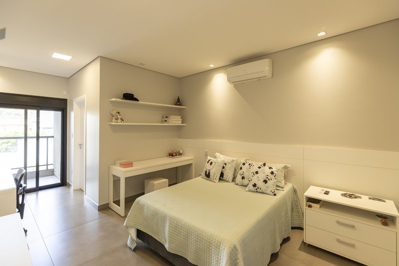 Casa à Venda Condomínio Alphaville III - Ribeirão Preto/SP Rua Luiz Zaccaro Netto Ribeirão Preto - 