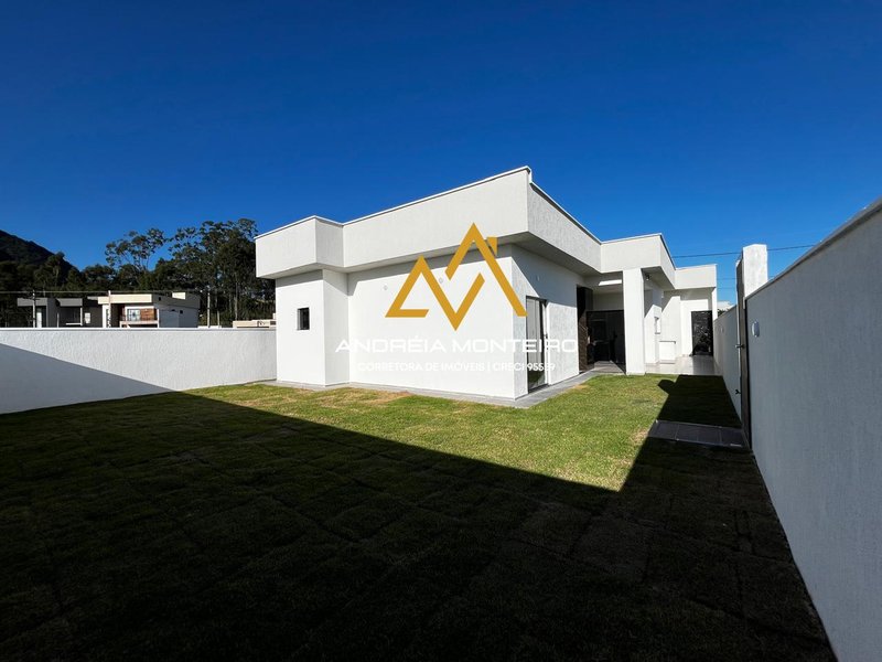 Casa com 3 dormitórios à venda, 140m² por R$895.000 - Cajueiros (Itaipuaçu) - Maricá/RJ - Maricá - 