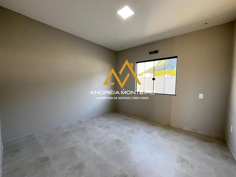 Casa com 3 dormitórios à venda, 140m² por R$895.000 - Cajueiros (Itaipuaçu) - Maricá/RJ - Maricá - 