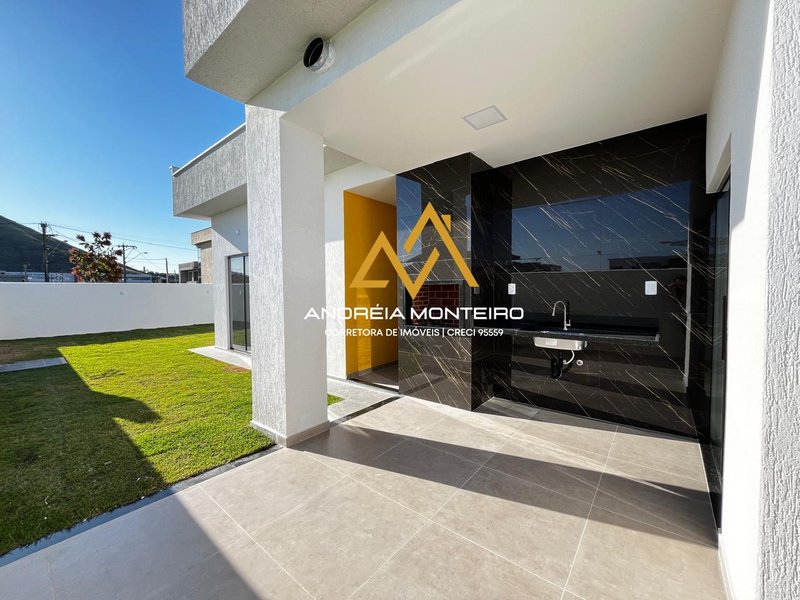 Casa com 3 dormitórios à venda, 140m² por R$895.000 - Cajueiros (Itaipuaçu) - Maricá/RJ - Maricá - 