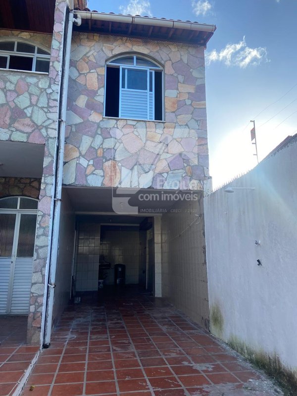 Casa à Venda em Itapuã – Próxima à Lagoa do Abaeté 3 Quartos | 2 Suítes - Salvador - 