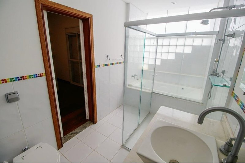 Casa à Venda, 419m, R$ 2.790.000 - 3 Suítes -  Condomínio Lago da Boa Vista, Sorocaba/SP Rua José Sforcin Sorocaba - 