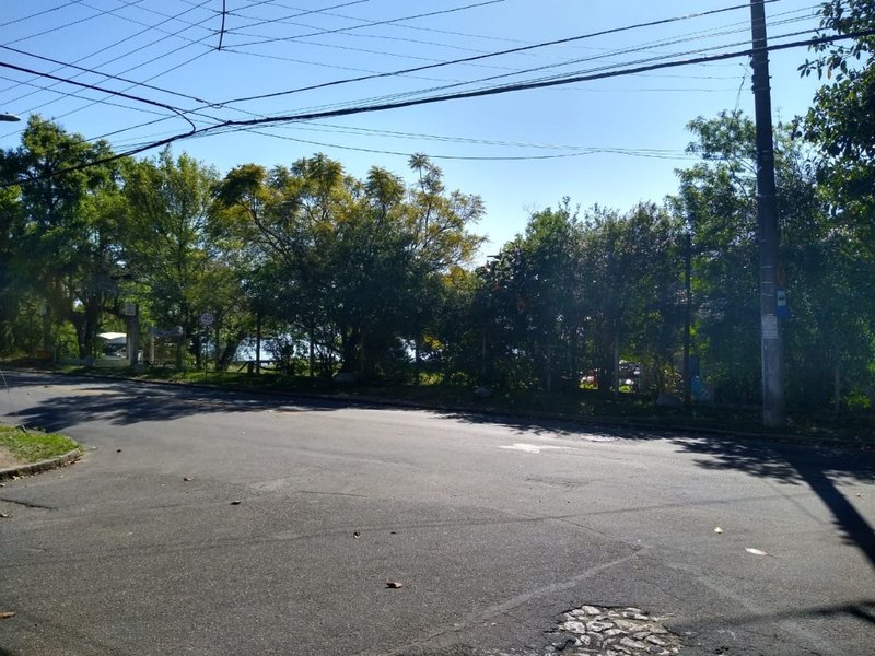 Terreno de esquina na Vila Assunção Rua Doutor Possidônio Cunha Porto Alegre - 