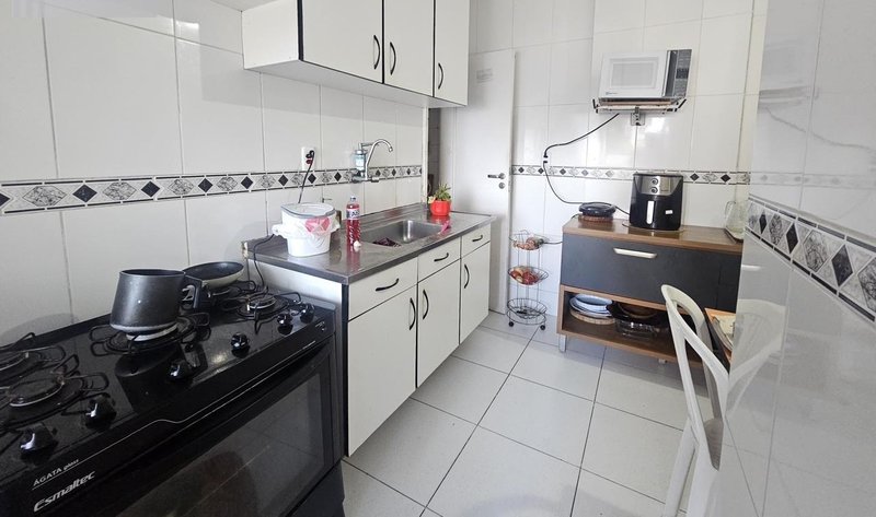 APARTAMENTO 4 QUARTOS 2 SUÍTES NASCENTE DEPENDÊNCIA 2 GARAGENS ACADEMIA À VENDA NA PITUBA Rua Território do Guaporé Salvador - 