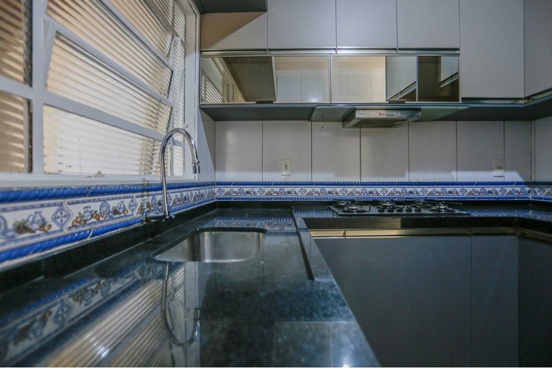 Casa à VENDA - R$ 355k-Jardim Piazza Di Roma II - 2 quartos, quintal-edícula - Sorocaba/SP Rua Elisabeth Saydel Fogaça Sorocaba - 