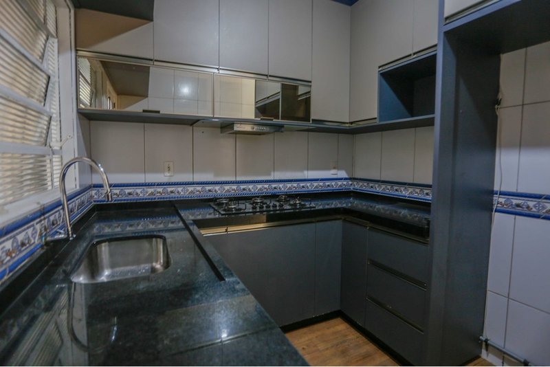 Casa à VENDA - R$ 355k-Jardim Piazza Di Roma II - 2 quartos, quintal-edícula - Sorocaba/SP Rua Elisabeth Saydel Fogaça Sorocaba - 