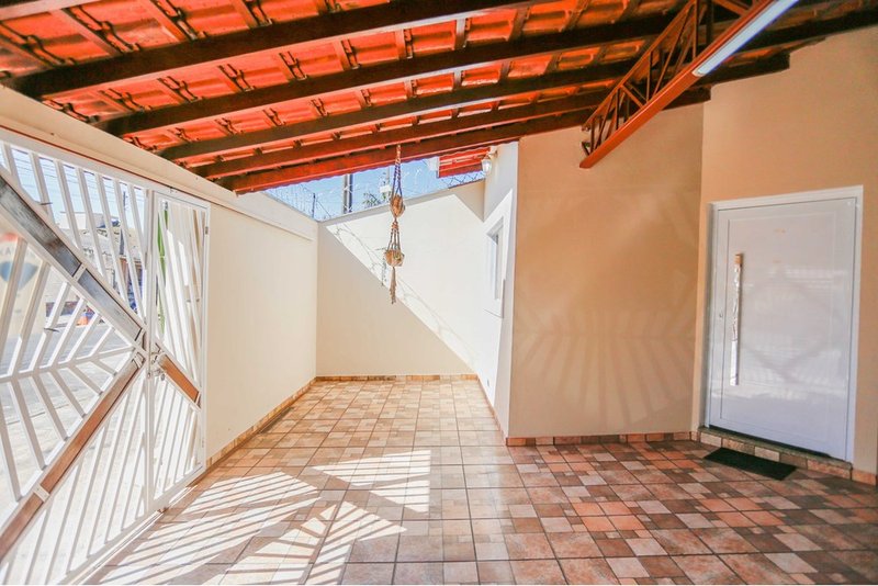 Casa à VENDA - R$ 355k-Jardim Piazza Di Roma II - 2 quartos, quintal-edícula - Sorocaba/SP Rua Elisabeth Saydel Fogaça Sorocaba - 