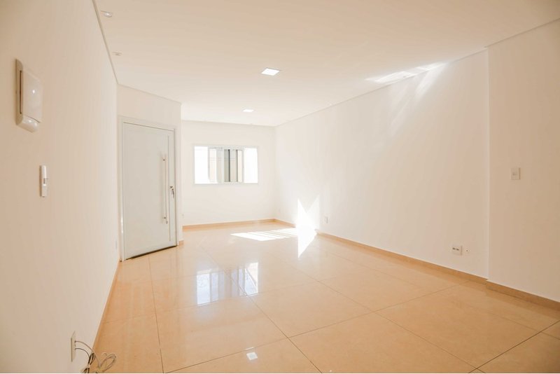 Casa à VENDA - R$ 355k-Jardim Piazza Di Roma II - 2 quartos, quintal-edícula - Sorocaba/SP Rua Elisabeth Saydel Fogaça Sorocaba - 