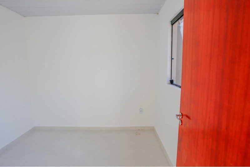 Casa à VENDA - R$ 355k-Jardim Piazza Di Roma II - 2 quartos, quintal-edícula - Sorocaba/SP Rua Elisabeth Saydel Fogaça Sorocaba - 
