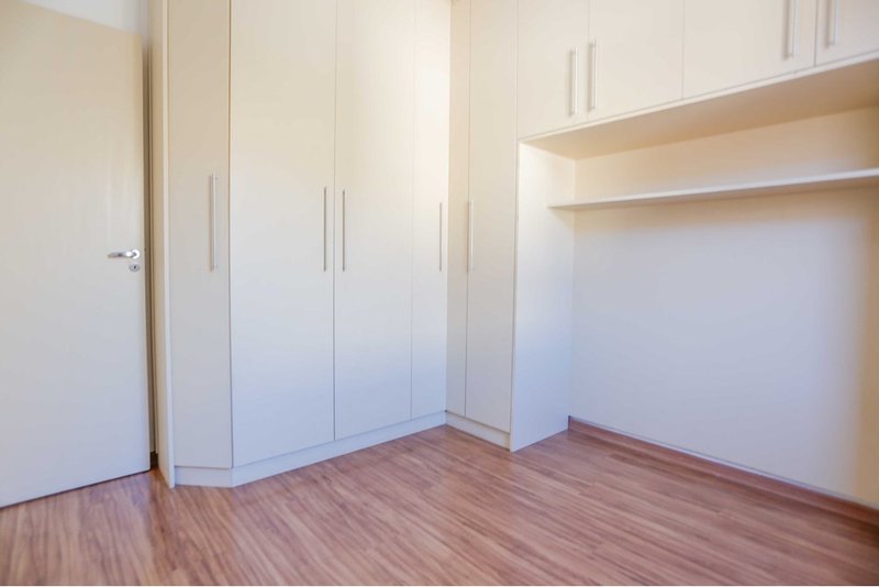 Casa à VENDA - R$ 355k-Jardim Piazza Di Roma II - 2 quartos, quintal-edícula - Sorocaba/SP Rua Elisabeth Saydel Fogaça Sorocaba - 