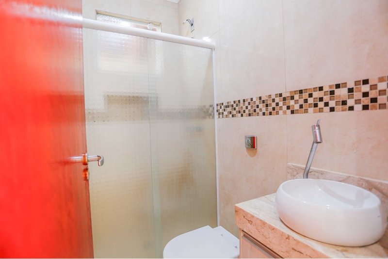 Casa à VENDA - R$ 355k-Jardim Piazza Di Roma II - 2 quartos, quintal-edícula - Sorocaba/SP Rua Elisabeth Saydel Fogaça Sorocaba - 