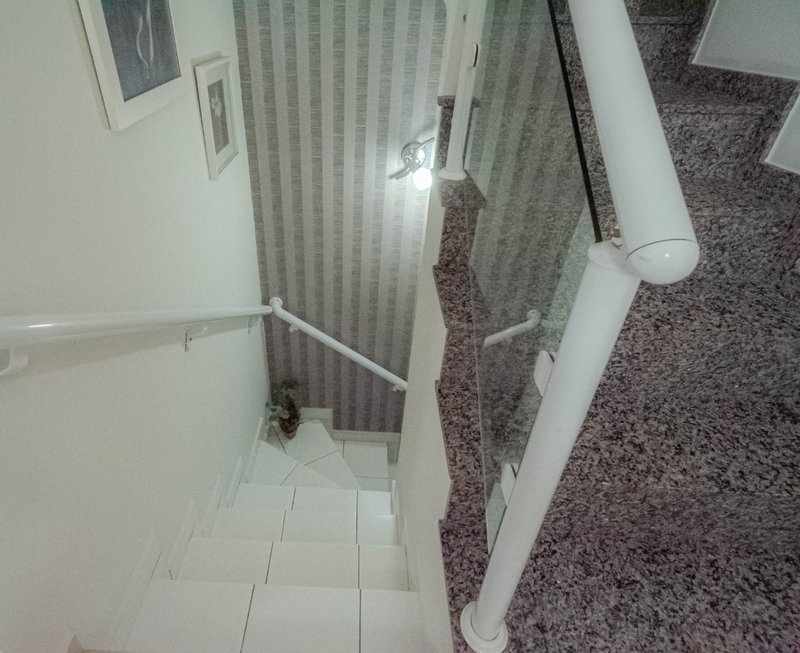 Casa em Condomínio no Chora Menino 145m² 3 dorm 1 suíte 3 vagas Rua Nova dos Portugueses São Paulo - 