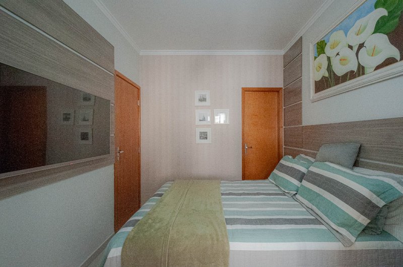 Casa em Condomínio no Chora Menino 145m² 3 dorm 1 suíte 3 vagas Rua Nova dos Portugueses São Paulo - 