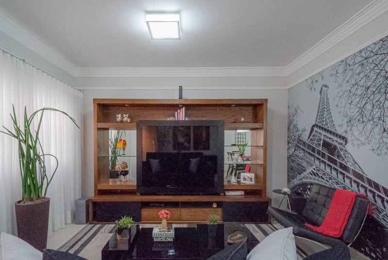 Casa em Condomínio no Chora Menino 145m² 3 dorm 1 suíte 3 vagas Rua Nova dos Portugueses São Paulo - 
