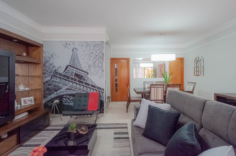 Casa em Condomínio no Chora Menino 145m² 3 dorm 1 suíte 3 vagas Rua Nova dos Portugueses São Paulo - 