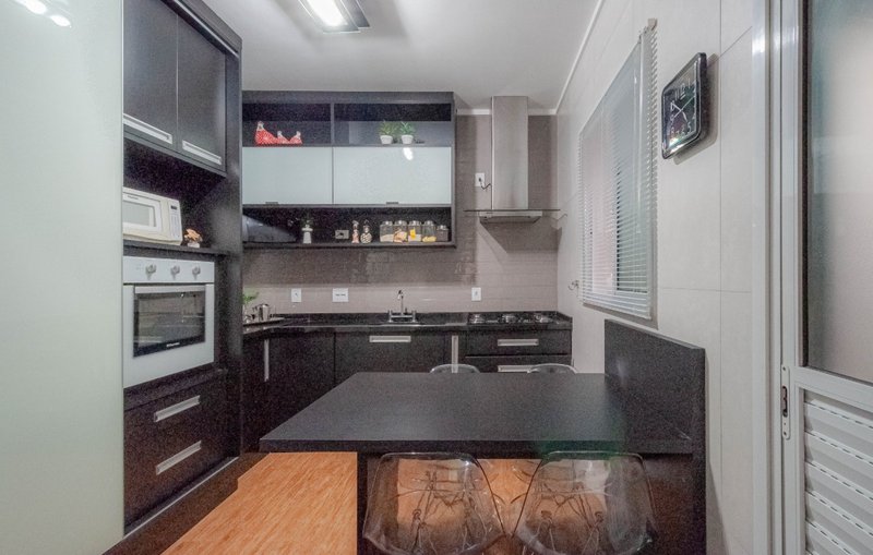 Casa em Condomínio no Chora Menino 145m² 3 dorm 1 suíte 3 vagas Rua Nova dos Portugueses São Paulo - 