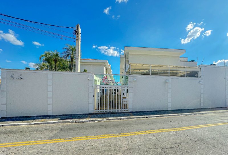 Casa em Condomínio no Chora Menino 145m² 3 dorm 1 suíte 3 vagas Rua Nova dos Portugueses São Paulo - 