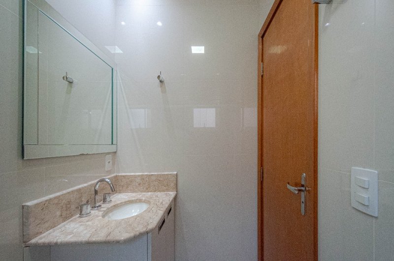Casa em Condomínio no Chora Menino 145m² 3 dorm 1 suíte 3 vagas Rua Nova dos Portugueses São Paulo - 