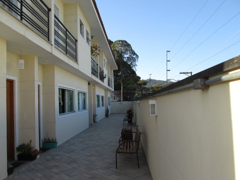 Casa em Condomínio na Vila Rosa 102m² 3 dorm 1 suíte 2 vagas Rua Maria Lopes São Paulo - 