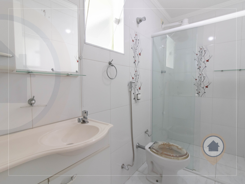 CASA À VENDA COM 162 M² | 3 QUARTOS | 2 SUÍTES | 4 BANHEIROS | 4 VAGAS | VILA ROSÁLIA/GRU Rua São Joaquim Guarulhos - 
