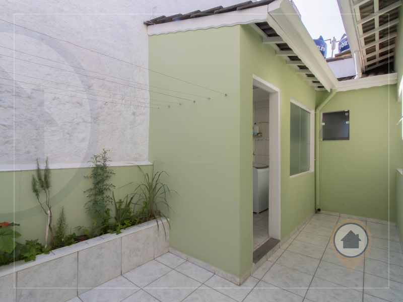 CASA À VENDA COM 162 M² | 3 QUARTOS | 2 SUÍTES | 4 BANHEIROS | 4 VAGAS | VILA ROSÁLIA/GRU Rua São Joaquim Guarulhos - 