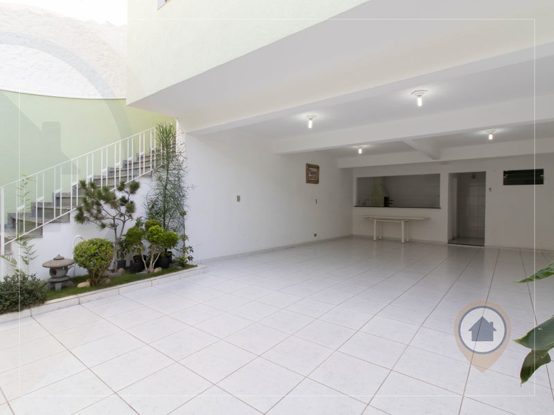 CASA À VENDA COM 162 M² | 3 QUARTOS | 2 SUÍTES | 4 BANHEIROS | 4 VAGAS | VILA ROSÁLIA/GRU Rua São Joaquim Guarulhos - 