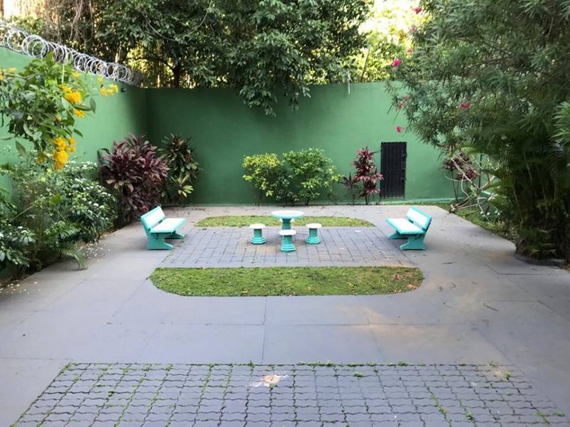 APARTAMENTO NASCENTE 3 QUARTOS SUÍTE DEPENDÊNCIA GARAGEM ELEVADOR À VENDA EM BROTAS Rua Comendador Pereira da Silva Salvador - 