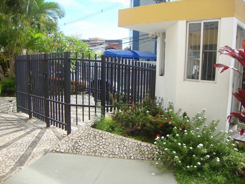 APARTAMENTO NASCENTE 3 QUARTOS SUÍTE DEPENDÊNCIA GARAGEM ELEVADOR À VENDA EM BROTAS Rua Comendador Pereira da Silva Salvador - 
