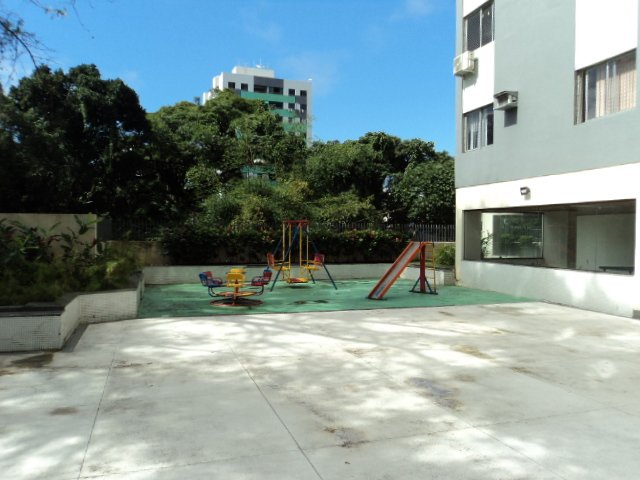 APARTAMENTO NASCENTE 3 QUARTOS SUÍTE DEPENDÊNCIA GARAGEM ELEVADOR À VENDA EM BROTAS Rua Comendador Pereira da Silva Salvador - 
